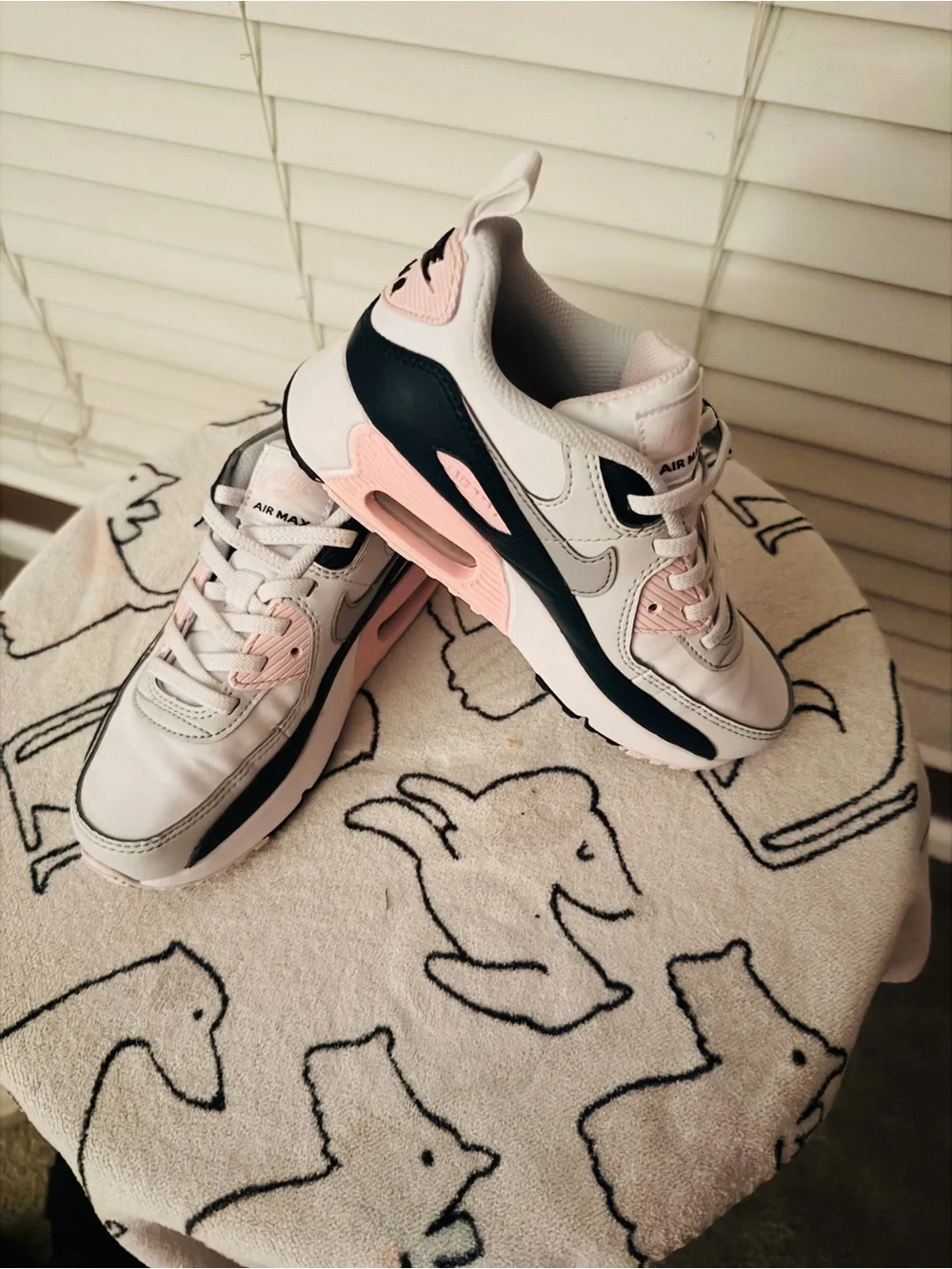 Nike Air Max 90 Girls' Grade School Sz1